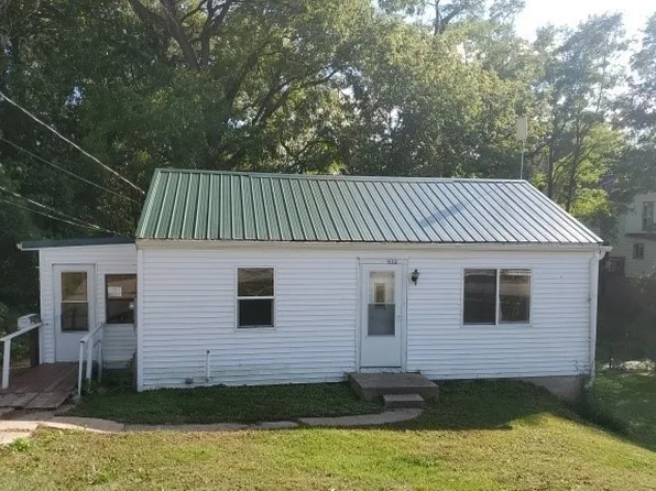 403 E Benton St, Mount Carroll, IL 61053