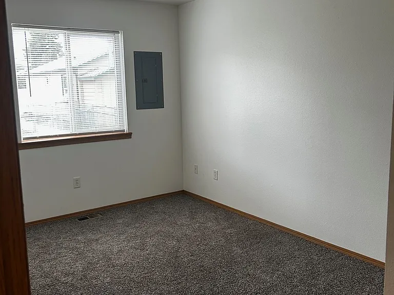 936 Palmer St — Photo 14