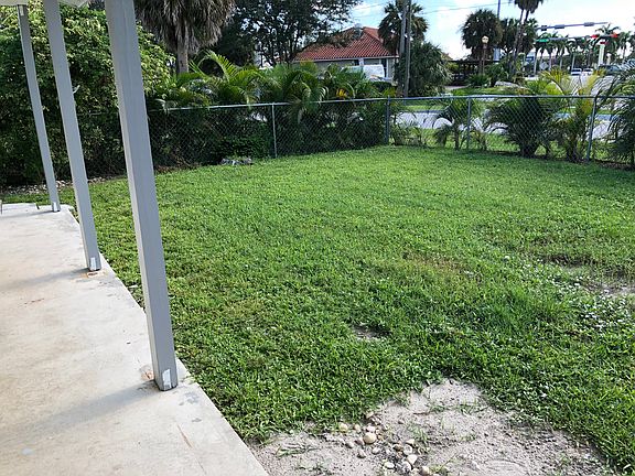 3rd image of 869 107th Ave N