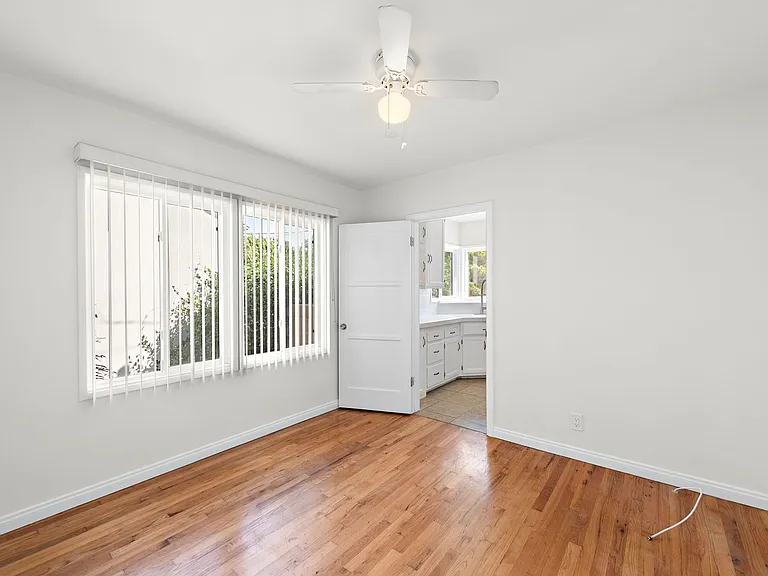 5722 Faculty Ave — Photo 9