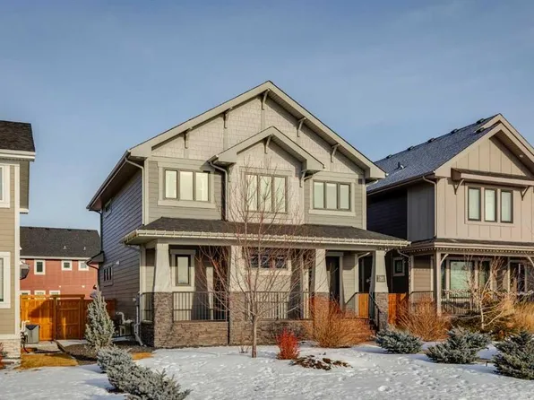 38 S Yarrow Gate, Rocky View County, AB T3Z 0C8