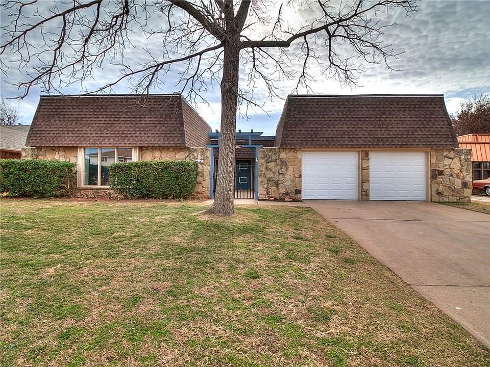 1st image of 2312 NW 113th Pl