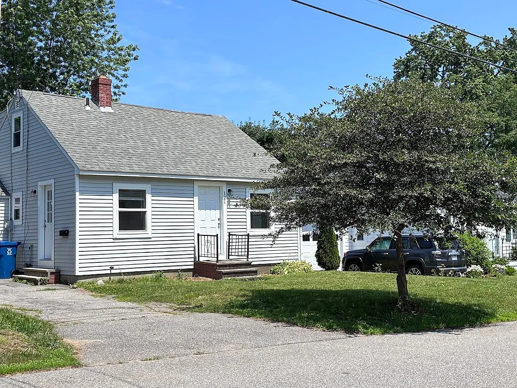 121 Wellington Road - 1 — Photo 2
