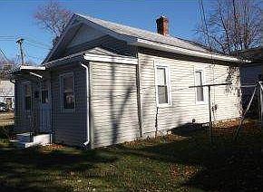 Frotn view and other side yard