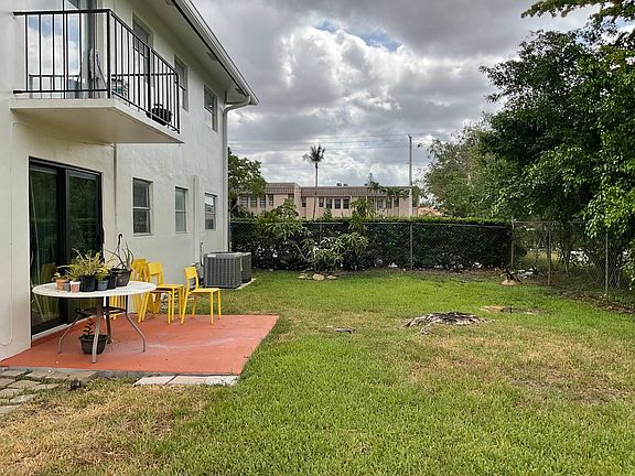 3rd image of 3090 Coral Springs Dr APT 4