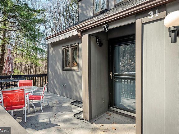4th image of 31 Middle Village Way