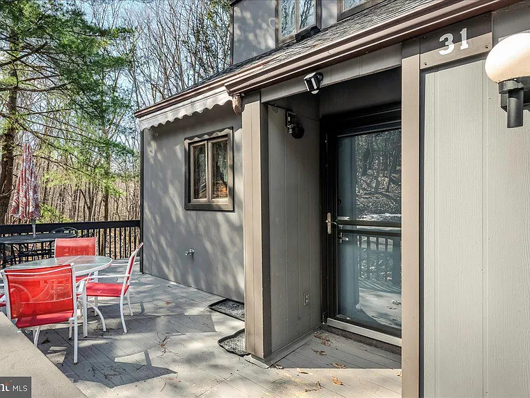 31 Middle Village Way — Photo 4
