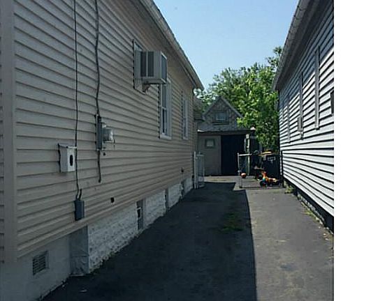2nd image of 205 Center St