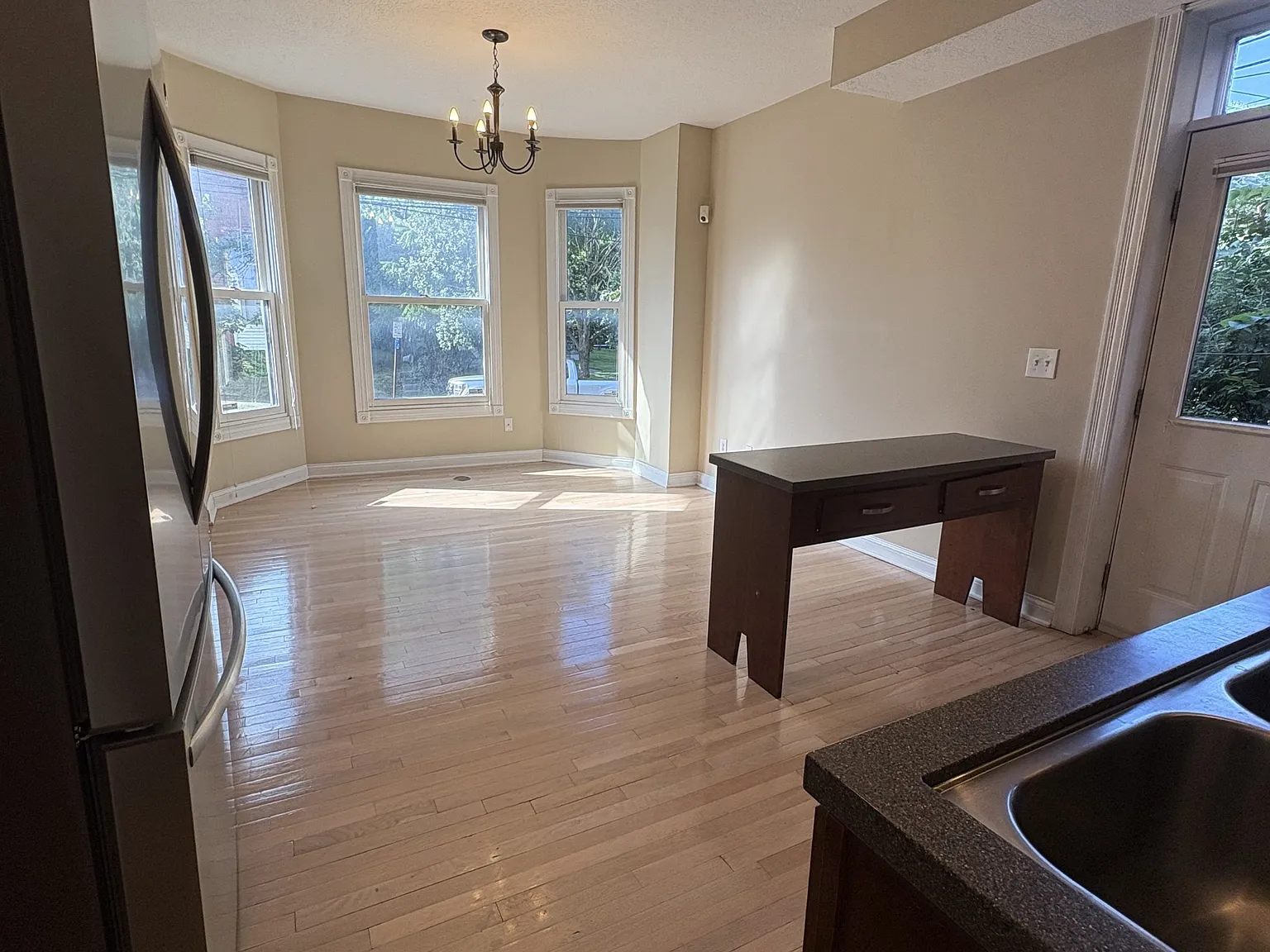 1135 Summit Street - 1 — Photo 4