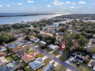 30 Cascabellas St, Mary Esther, FL 32569