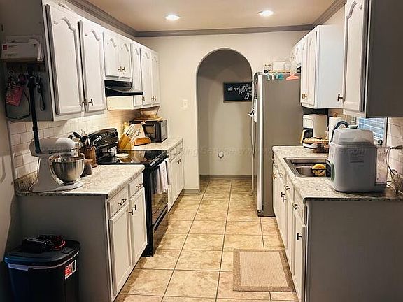 4th image of 2743 Dime Rd