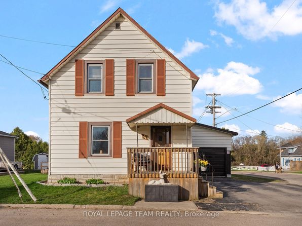 80 Bank St S, Renfrew, ON K7V 2E6