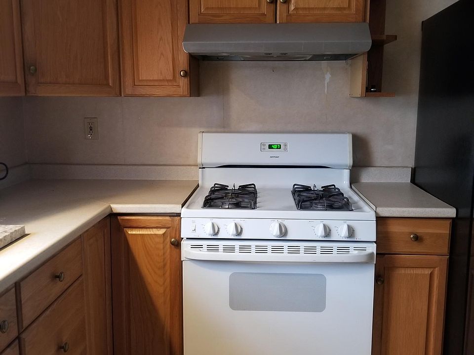 2nd image of 35 Broad St