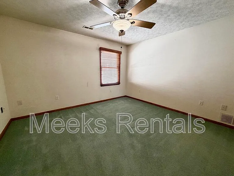 9 Romar Ct — Photo 7