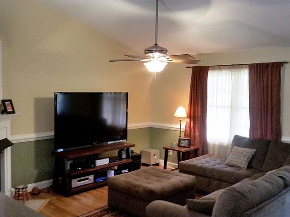4th image of 2017 Woodcrest Dr