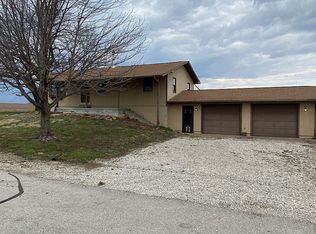 516 4th St, Gridley, KS 66852