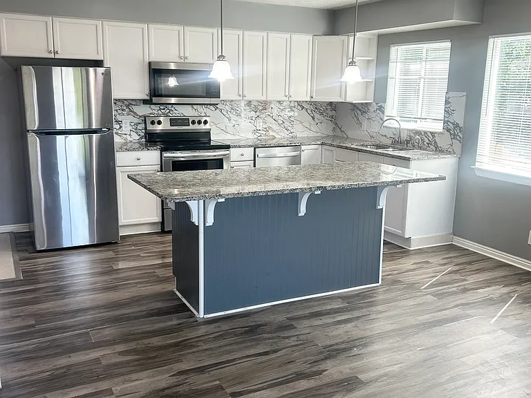 1715 E Fort Union Blvd — Photo 1