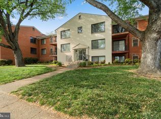 Country Club Green Condo, Leesburg, VA 20175