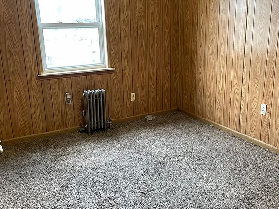4th image of 596 N Main St #1
