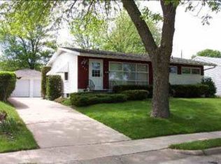 2033 Jeffrey Dr, Dubuque, IA 52001