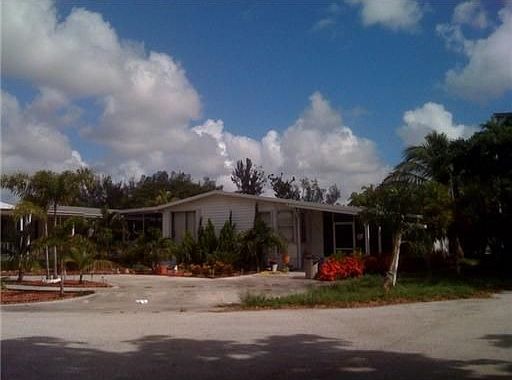 1st image of 3001 SW 51st St