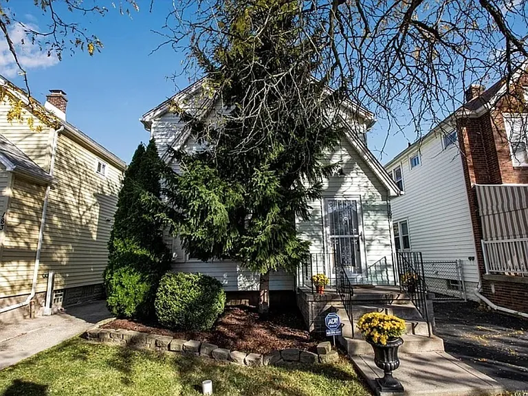 181 Shepard Ave #2 — Photo 12
