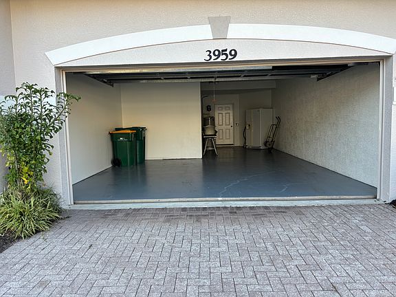 3rd image of 3959 Bishopwood Ct W Unit 201