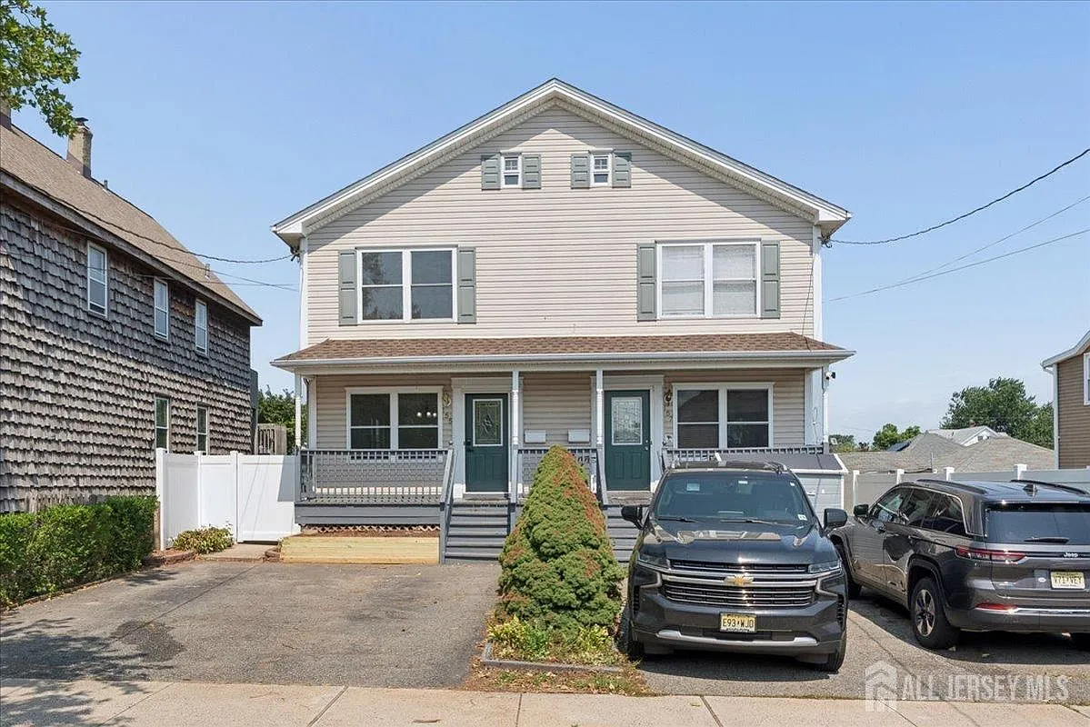 3 bed, 2.0 bath, 1456 sqft, $3,100 — Photo 1