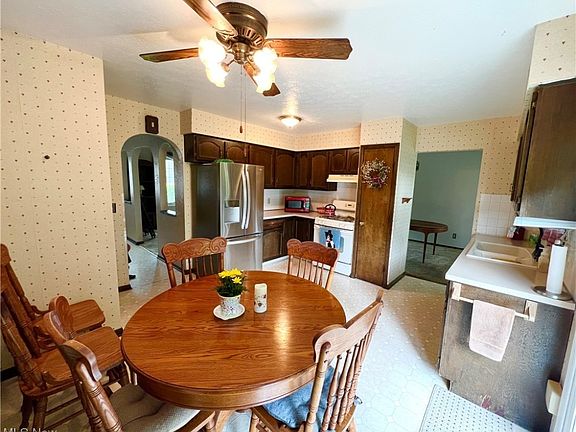 4th image of 361 Morlee Dr