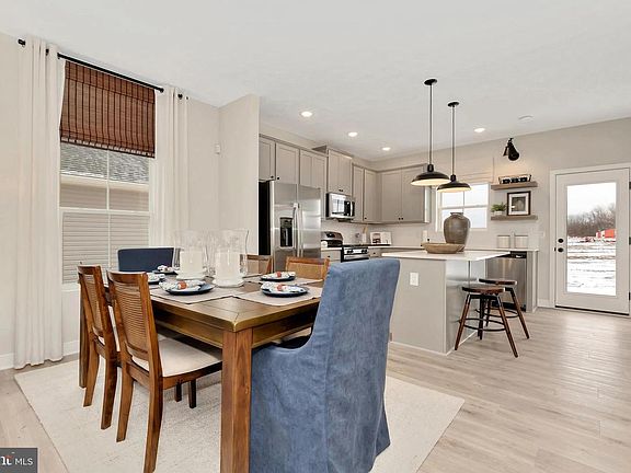 5th image of LOT 315 207 Valor Ln