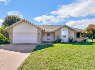 676 E Gallup Hill Rd, Nixa, MO 65714
