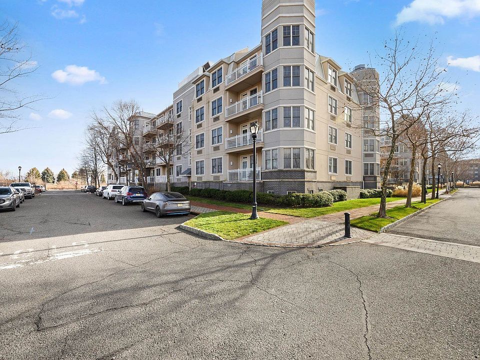 1st image of 15 Enterprise Ct APT 105