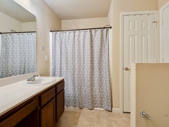 5th image of 35038 Rayville Dr