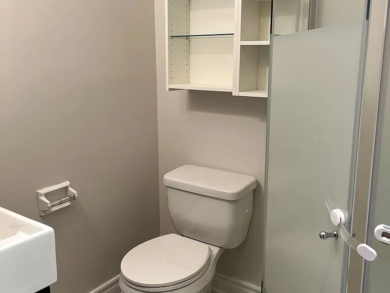 211 Silverbirch Dr #UPPER — Photo 10