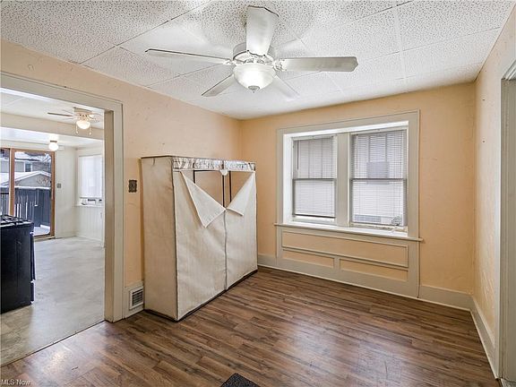 4th image of 1264 Herberich Ave