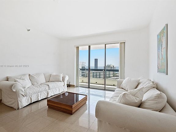 5th image of 19101 Mystic Pointe Dr APT 3111