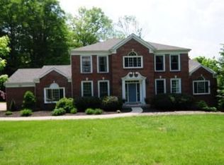 882 Riverwatch Dr, Crescent Springs, KY 41017