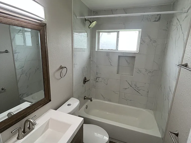 112 Derby Ln — Photo 6