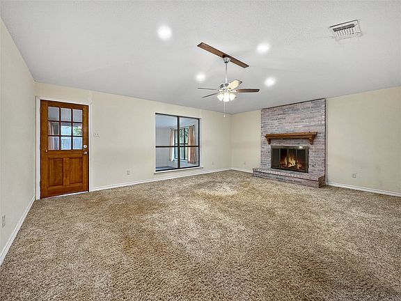 3rd image of 507 Quail Run St