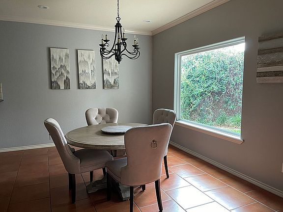 4th image of 216 Amberglow Ct