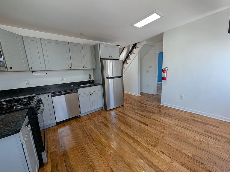 45 2nd Ave — Photo 7