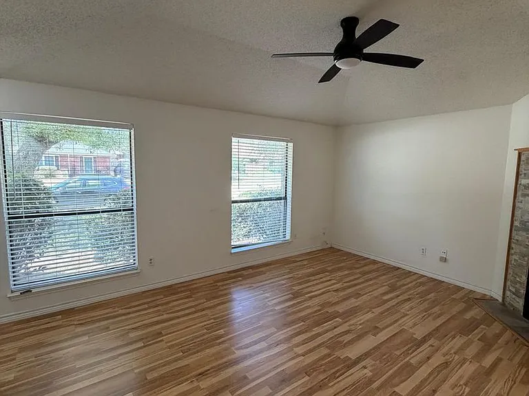 3006 Post Oak Dr — Photo 3