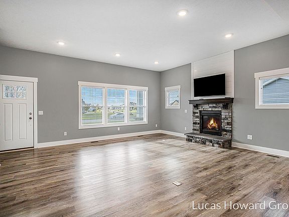 2nd image of 3303 Rosewood St