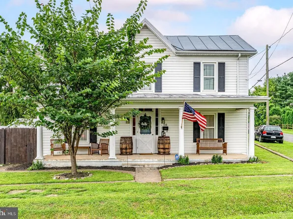 114 2nd St, Shenandoah, VA 22849