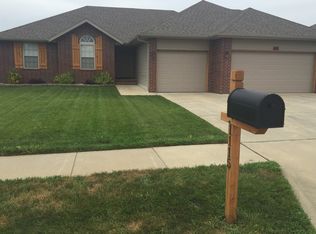 1115 S Canton Ave, Springfield, MO 65802