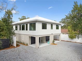 669 Arnold Rd, Saint Simons Island, GA 31522