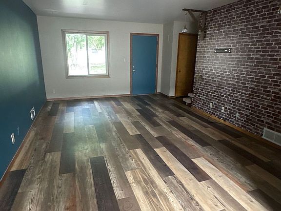 3rd image of 3030 Park Lane Dr