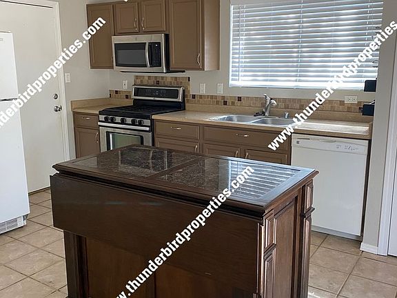 2nd image of 6505 Sonrisa Pl NE
