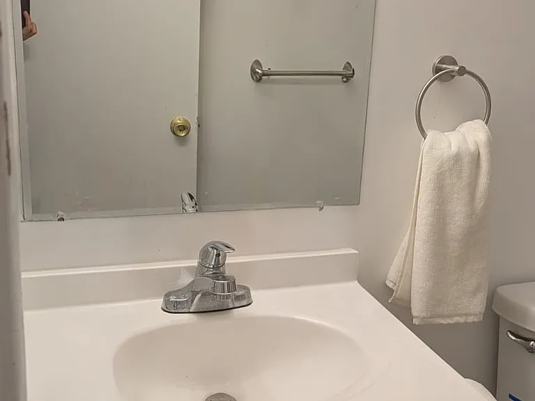 1121 Reservoir St — Photo 3