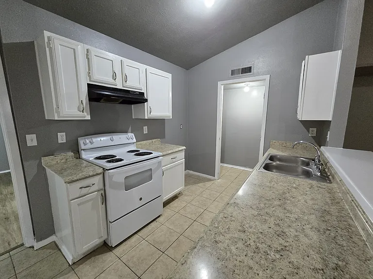 9571 Gonzales Dr — Photo 4